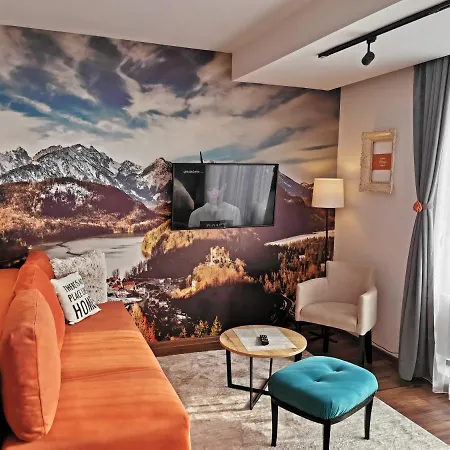 Tim Aris Apartment *