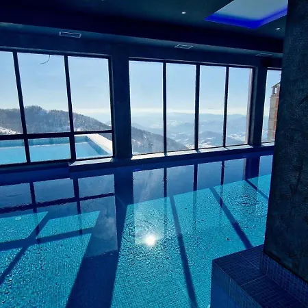 Tim Aris Apartment *