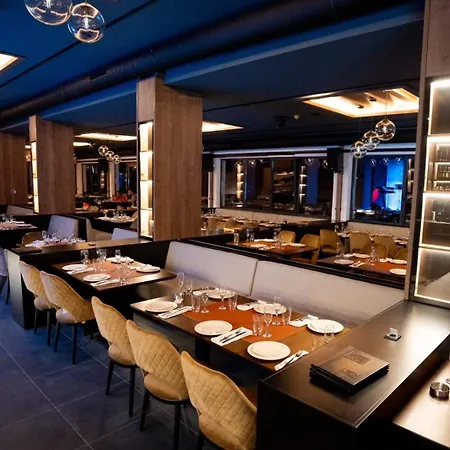 Tim Aris Apartment *